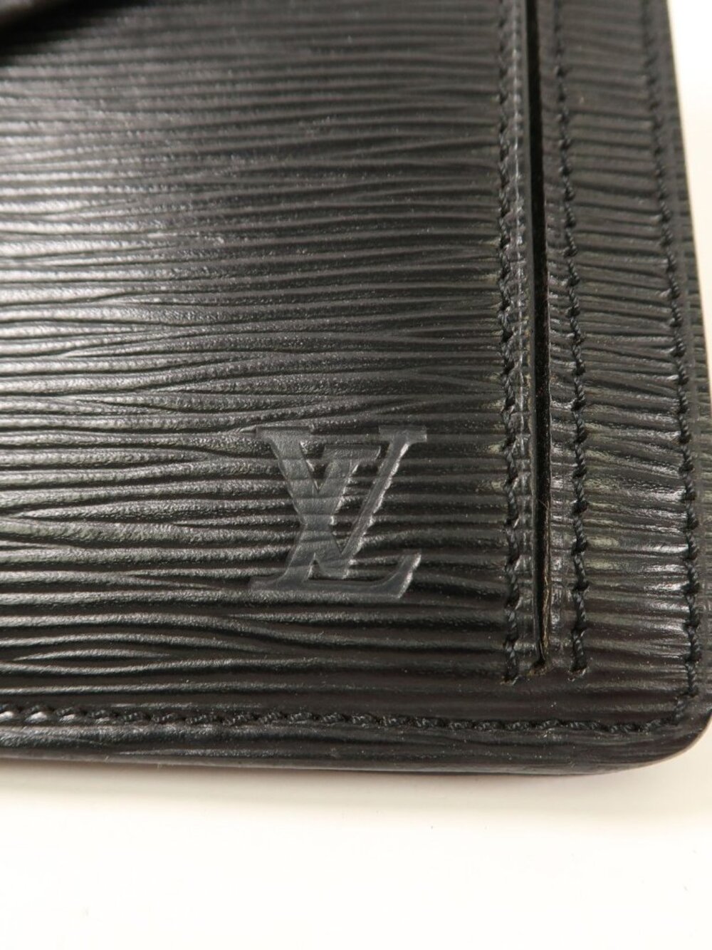 Louis Vuitton Epi Pochette Sellier Dragonne Clutch - Picture 4 of 8